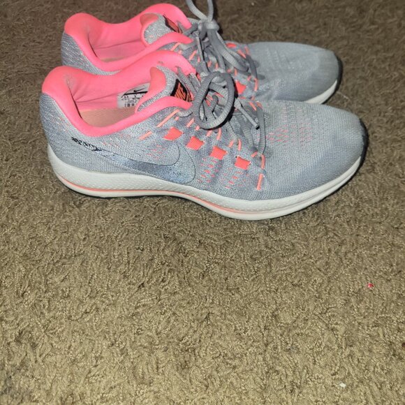 Nike shoes - Picture 3 of 4